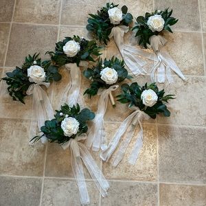 Ling’s Moment Bridesmaid Boquetes - Posey in Natural Whites - 7 set